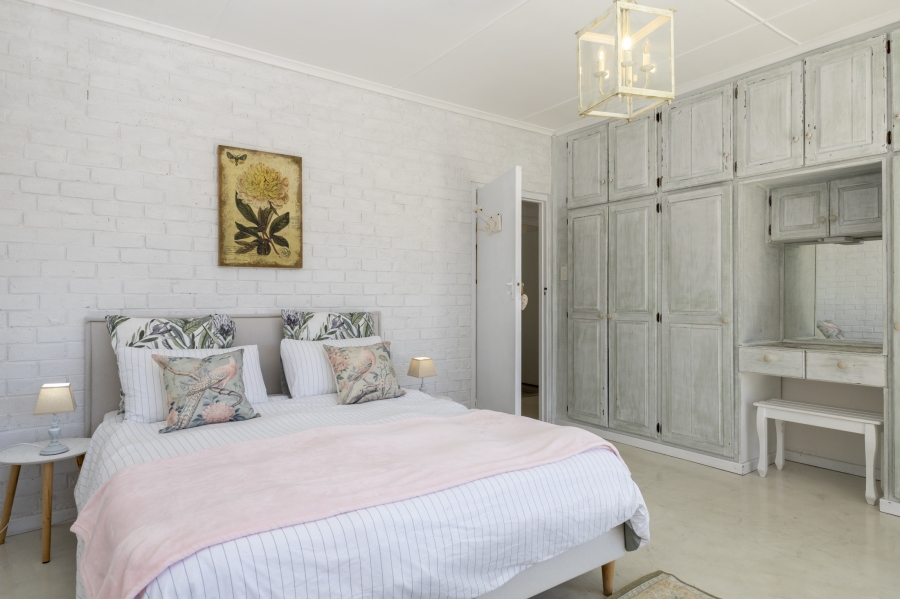 6 Bedroom Property for Sale in West Beach Eastern Cape